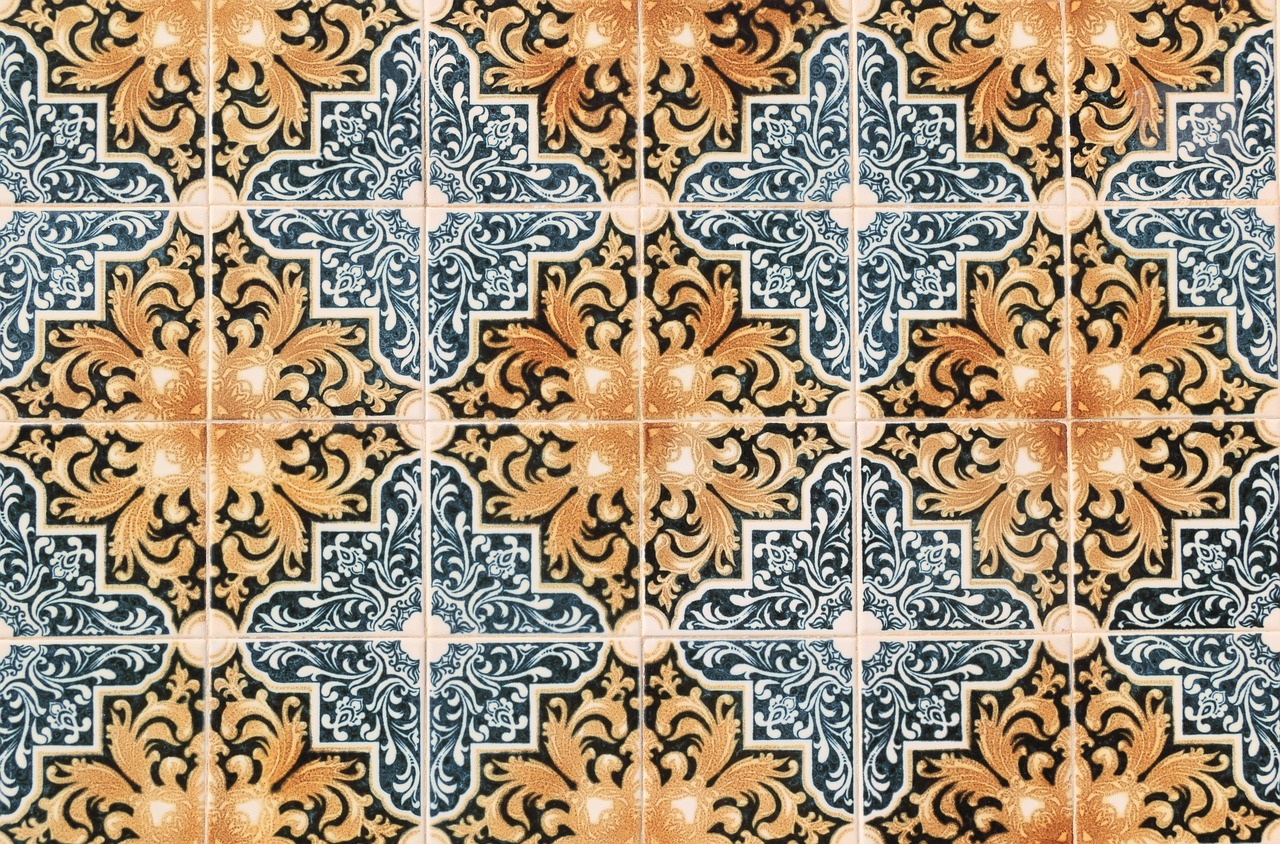 Blauwe keramische tegels in lente interieur. Blauwe keramische tegels in lente interieur.