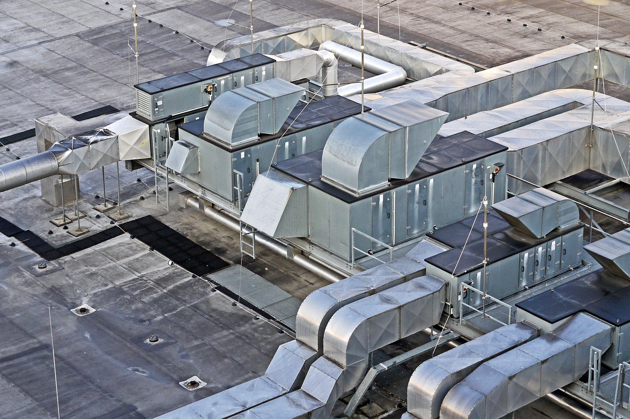 Moderne ventilator met app-besturing zichtbaar.