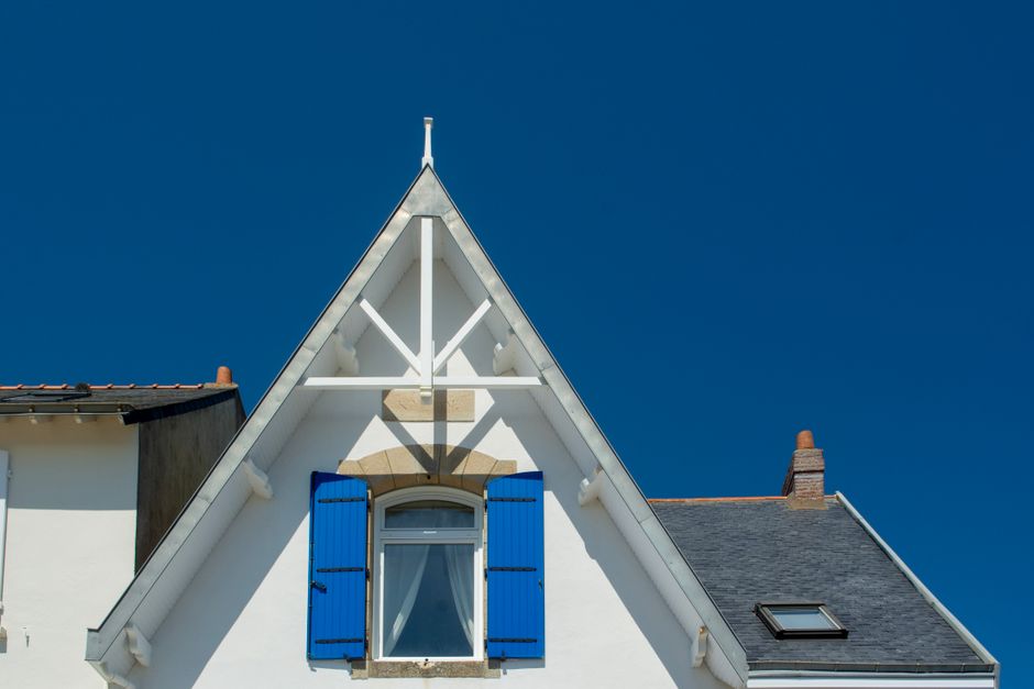 Verfrissende blauwe en witte keramische vazen.